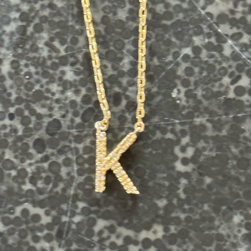 Elegant Gold 'K' Pendant Necklace